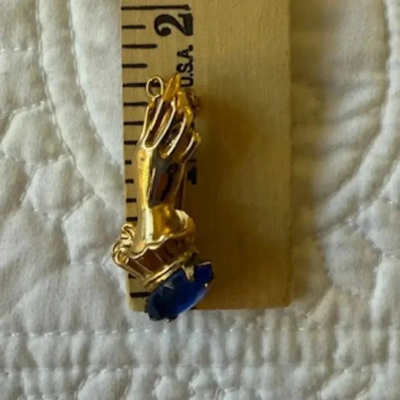 Vintage Brooch Victorian Era Pin/pendant  Ladies Hand Design - Picture 1 of 4